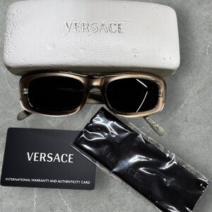 Versace Medusa Biggie Vintage Gold Sunglasses w/ Case/Cleaning Cloth/Auth Card